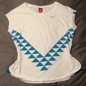 *Rare* Women’s NIKE T-Shirt